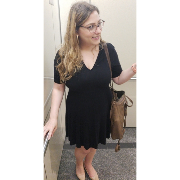 Meet your Posher, Beth - Picture 2 of 3